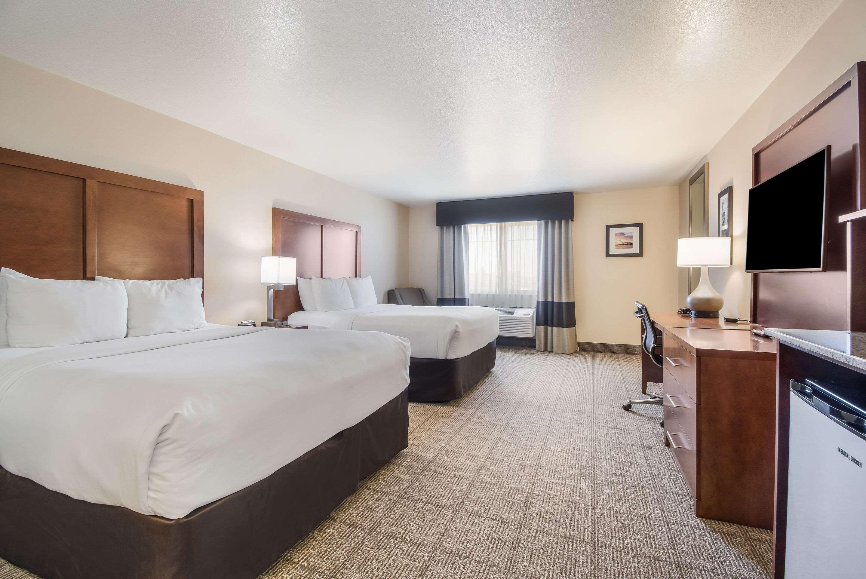 Comfort Inn Newport Exterior photo