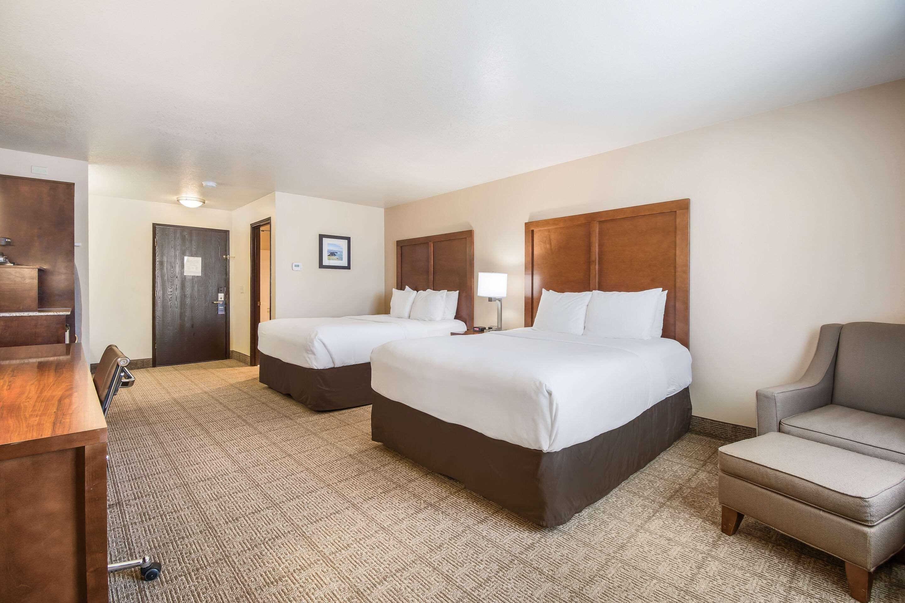 Comfort Inn Newport Exterior photo