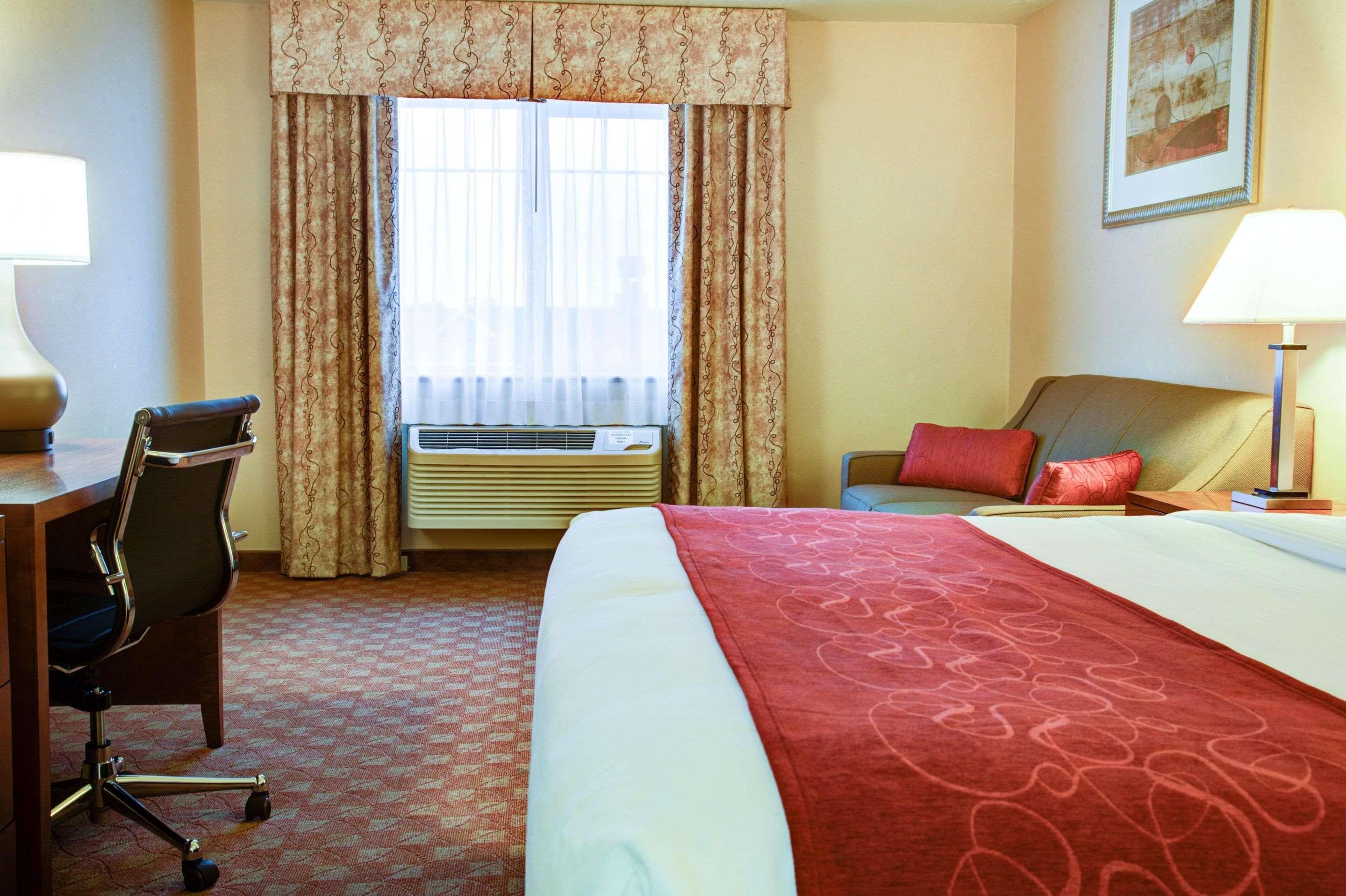 Comfort Inn Newport Exterior photo