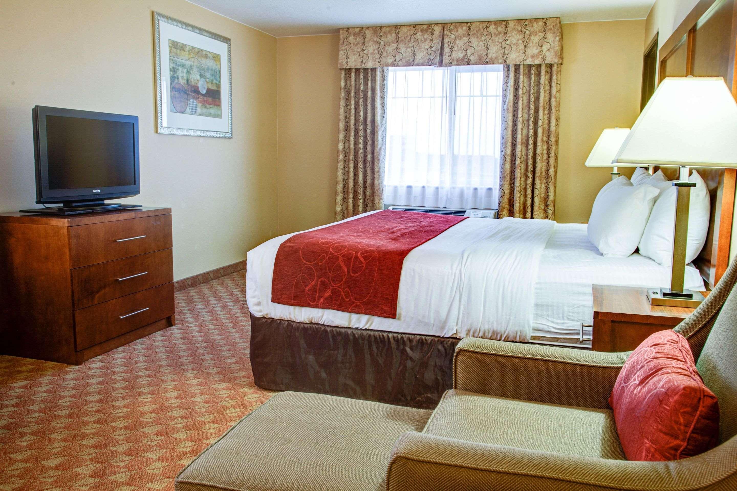 Comfort Inn Newport Exterior photo