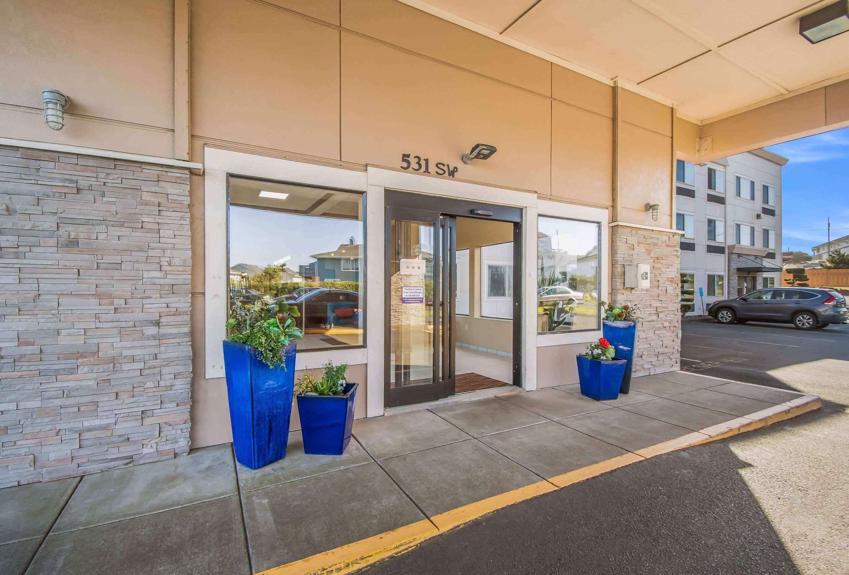 Comfort Inn Newport Exterior photo